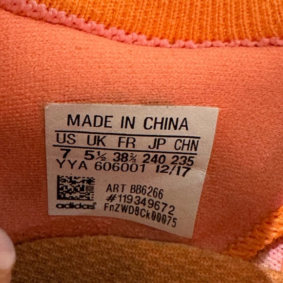 Stella McCartney sneaker size 7 - Picture 6 of 7
